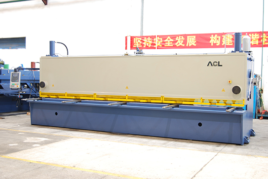 q11k-series-hydraulic-guillotine-shear-02